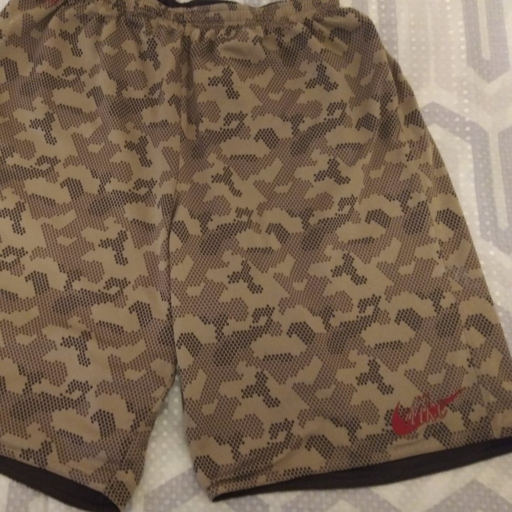 Men Nike Dri-FIT  Reversible Basketball Shorts